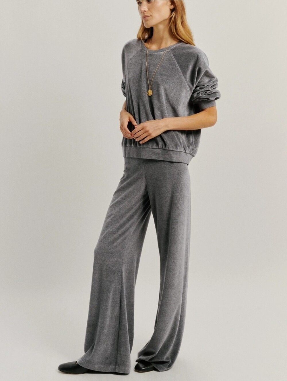 NWT Suzie Kondi Saba Raglan Heather Velour Charcoal Top